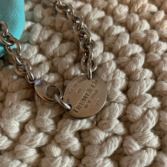 Authentic Tiffany & Co. Oval Tag Choker Necklace - Picture 3 of 6